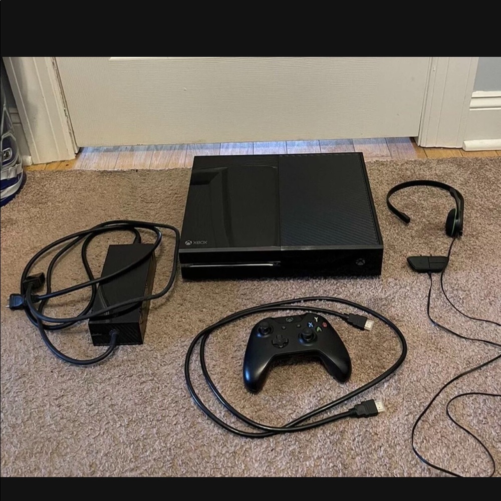 ITS IN GOOD CONDITION JUST HAVE TO BE CLEANED A LITTLE BIT